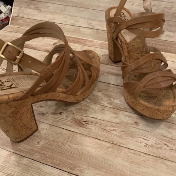 Market Cork Strappy Heeled Neutral Sandal - Picture 3 of 8